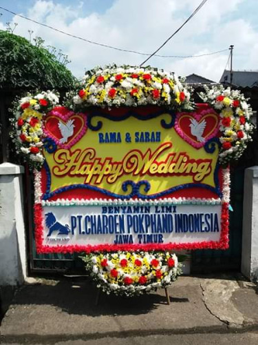 Karangan Bunga Pernikahan gedung batang garing palangkaraya